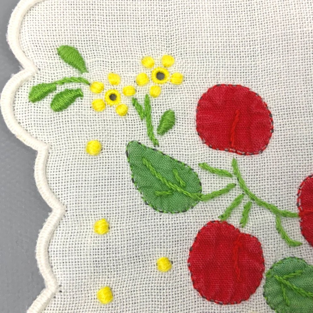 Vintage Bread  Busket  Liner Napkin Red Cherries - Picture 5 of 16